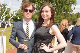 Lead vocalist for the english indie rock band theaudience who is also a solo artist who sang heartbreak (make me a dancer). Sophie Ellis Bextor Pregnant As She Announces She S Expecting Baby Number Five With Husband Richard Jones Irish Mirror Online