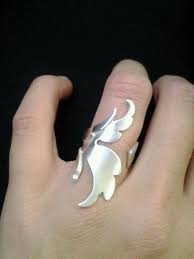 نتیجه تصویری برای نقره در دست