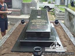 Simbol status sosial bisa dilihat dari bentuk, ukuran serta pernak pernik yang. 41 Ide Nisan Kuburan Kristen Kristen Katolik Makam