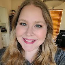 April Whitaker (@mrs_whit86)