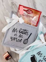 These Diy Cake Mix Pot Holder Gifts Are Just Adorable Diy Bridal Shower Gifts Wedding Shower Gifts Diy Unique Bridal Shower Gifts
