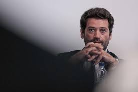 He came third in the 2021 presidential election, with 11.9% of the vote. Covid 19 Ventura Com Teste Pcr Positivo Mantem Isolamento Tvi24