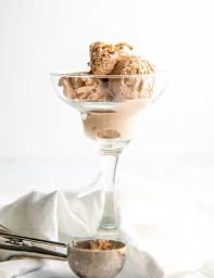 The perfect marriage of fresh, premium irish dairy cream, the finest spirits, aged irish whiskey and a unique chocolate blend. Homemade Baileys Irish Cream Keto Friendly Drinks