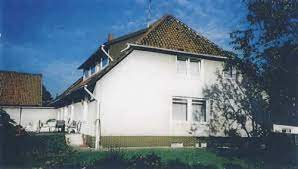 Der verband haus & grund deutschland hält die von der großen koalition geplante reform des mietspiegelrechts für verfehlt. Immobilien Hannover Verkaufe Haus Mit Nebengebaude Scheune In Hannover Sicht Auf Die Leine
