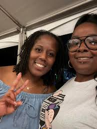 Happy Birthday to one of my older sisters Leona Hunt Moore 🎂🎊🎁🎉 I pray  the Lord grant you many more. 🙏🏽✨ Love you dearly 💕