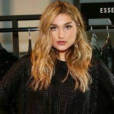 Sasha is the only daughter of tv host, singer and businesswoman xuxa meneghel and of the actor luciano szafir. Amamos Sasha Meneghel Amamos Sasha Meneghel Szafir