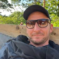 WARNING: Hungry zombie raccoons 😱😱