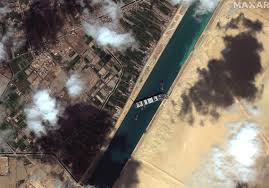 The vessel is 1,312 feet long, exactly the maximum length permitted in the canal. 5pawxonjwo E6m