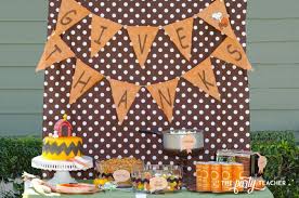 It's about charlie brown forgeting a thanksgiving dinner. My Parties Charlie Brown Thanksgiving Party The Party Teacher