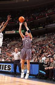 Would hiring kidd help the knicks land giannis? Jason Kidd Of The New Jersey Nets Attempts A Jumpshot Over The Philadelphia 76er S Defense At The First Union Center In Philadelphia Penn Jason Kidd Net Photo