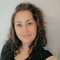 Julia Nutt's Instagram, Twitter & Facebook