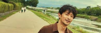 スタイリストが頭を抱え、男性スタッフがどよめいた…撮り下ろし写真集『ささやき』を発売した“絵になりすぎる男”津田健次郎が語る色気の哲学とは《呪術廻戦、ゴールデンカムイに出演》  | 文春オンライン さん