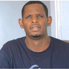 Ruhukira mumahoro😭 Kabuhariwe mugusobanura Filme mukinyarwanda, Nkusi  Thomas uzwi nka Yanga yitabye Imana😭, ibyishimo waduhaye ntibigererankwa.  Tuzahora tugukumbura RIP😭🙏🏻