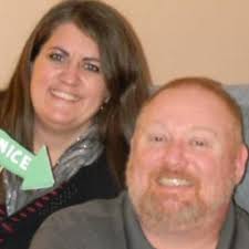 Robin Bumgardner (@RobinRobinbum)