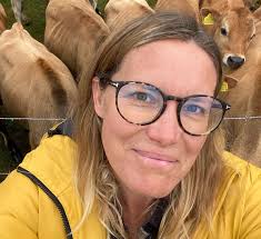 Betsy Huggins's Instagram, Twitter & Facebook