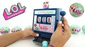 Juego de crear tu muñeca lol surprise. Munecas L O L Juego De La Maquina Tragamonedas Totoykids Ninos Contra Ninas Youtube
