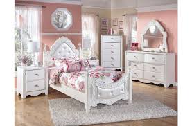 Our large selection, expert advice, and excellent prices will help you find queen bedroom sets that fit your style and budget. Exquisite Poster Bedroom Set From Ashley Asl B188 71 82n Coleman Furniture Girls Bedroom Sets Twin Bedroom Sets Kids Bedroom Sets