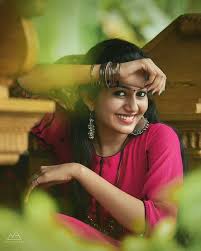 Pin By Ahilan Govindaraj On Art Photography Poses Women Stylish Girl Images Girl Photo Poses