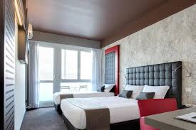 Barda/oturma salonunda misafirlerimize içecek servisi yapılmaktadır. Best Western Hotel Continental Udine Updated 2021 Prices