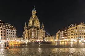 Die innere altstadt in dresden bildet den historischen stadtkern der landeshauptstadt. Dresden Bei Nacht 5 Lohnenswerte Fotospots Rund Um Die Altstadt Dresden Sehenswurdigkeiten Dresden Altstadt