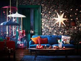 زخارف السنة الجديدة في ايكيا زينة شجرة عيد الميلاد ايكيا كيفية تزيين مع الإبر الطريق إلى لهجات حمراء