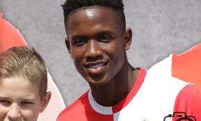 Ñaque o de piaojos y actores sanchis sinisterra. Sinisterra Ik Heb Nog Een Lange Weg Te Gaan Maar Ik Voel Me Heel Goed En Sterk Feyenoord In Beeld