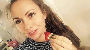 Pal of topless woman killed as shes filmed hanging out of car window  cleared of murder - World News - Mirror Online