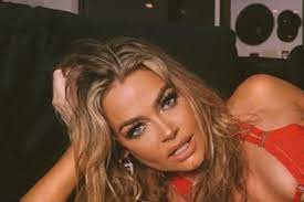 Actress Denise Richards after trying Only fans: I show my breasts and my  vagina, sometimes you have to go a bit further... | Marca