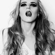 Daisy Muller's Instagram, Twitter & Facebook