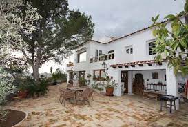 90 de metri pătrați din beton, două băi și trei camere la un preț pornind de la 124.000 de euro. CasÄƒ In Spania De Vanzare Masterhomes