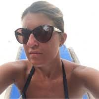 Kelly Thurlow's Instagram, Twitter & Facebook