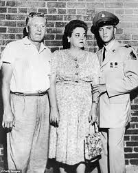 Elvis presley is one of the most famous and legendary musicians in history, making both his parents elvis grew to become their only child. B6bjy2y2vir39m