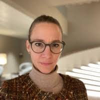 Ellen Hostettler's Instagram, Twitter & Facebook