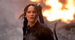 Sam claflin als durchtrainierter blondschopf. Die Tribute Von Panem