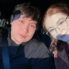 Identify 18x9 car rim brand and replacement?