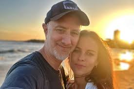 Un amor que le costó conquistar, que le causó celos y nació a escondidas