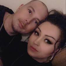 BBQ chicken, mashed potatoes, green beans and dinner roll. Nothing special  but so bomb 🤤🤤