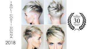 Acconciature donna con un mazzo o capelli ordinati sono utili per il lavoro di tutti i giorni. Tagli Corti Donna 2018 Parrucchiere Tuscolana Pazza Idea Parrucchieri
