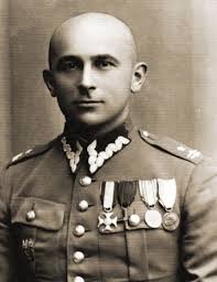 Witold, w przededniu powstania warszawskiego formalnie działał w kedywie, współpracując z komendą główną armii krajowej (ak). Godzina W Rotmistrz Witold Pilecki Slynny Ochotnik Z Auschwitz Radio Opole