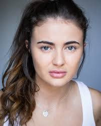 Miranda Rees's Instagram, Twitter & Facebook