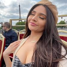 Jennifer Cavazos's Instagram, Twitter & Facebook