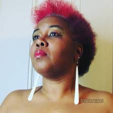 Lawanda had a sister named Lynn Hamilton but these two are not related