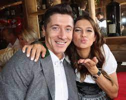 Anna lewandowska has over 1.7m followers on instagramcredit: Who Is Robert Lewandowski S Wife Anna Lewandowska And How Many Goals Did Bayern Munich Striker Score Last Season