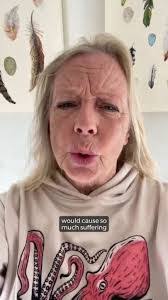 Anna Dubon's Instagram, Twitter & Facebook