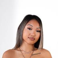 Sandra Sok's Instagram, Twitter & Facebook