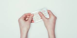 It contains estradiol valerate and dienogest in 26 active tablets with sequential dose changes, followed by just two inactive tablets. Qlaira Estradiol And Dienogest Instructions And Side Effects