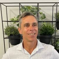 80+ perfiles de «Halverson»