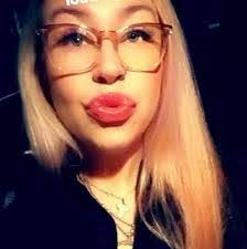 Tabatha Lynn's Instagram, Twitter & Facebook