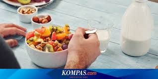 Seseorang yang memiliki berat badan kurang sering disarankan untuk menambah porsi makan mereka. 17 Cara Makan Untuk Menurunkan Berat Badan Halaman All Kompas Com