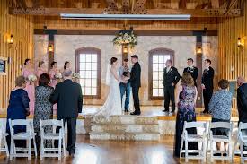 Of course for some couples, having a small wedding is perfectly sufficient, for others, getting married calls for a bigger celebration. Indoor Wedding Ceremony Intimate Wedding Ceremony Small Wedding Ceremony Under 50 G Small Weddings Ceremony Wedding Photography Wedding Photography Poses